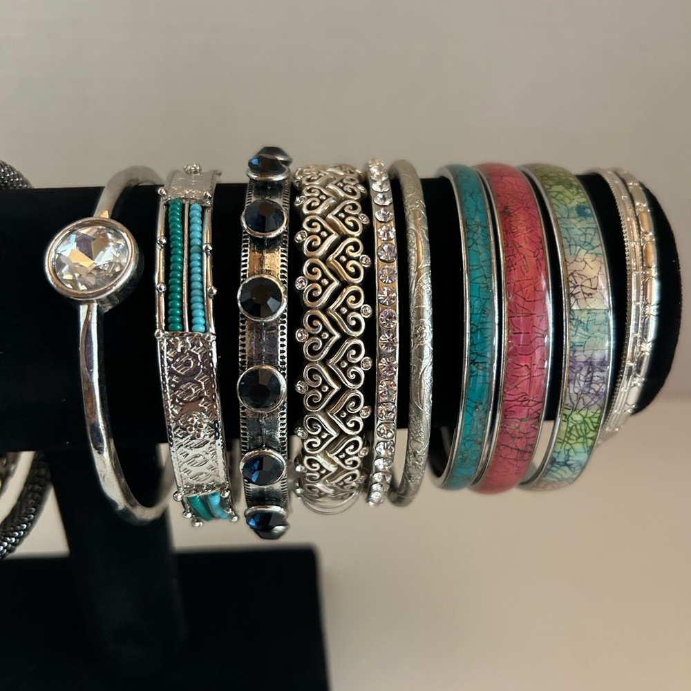 Lot of 25 bangle bracelets. - Picture 4 of 4